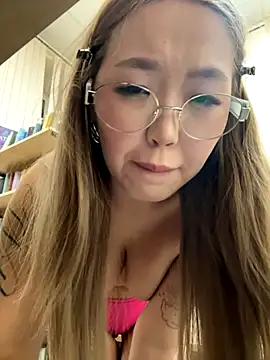 Aiko_Yumi live sex cam