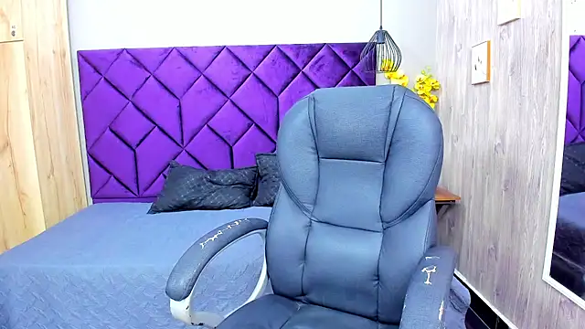 ChloeCampbell03's cam snapshot