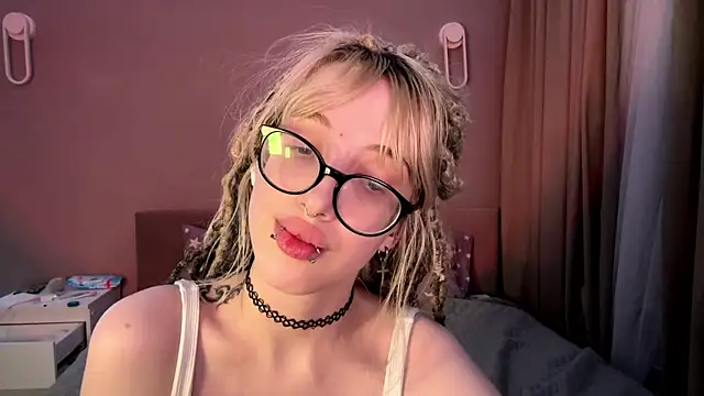 Milkmoriee's cam snapshot