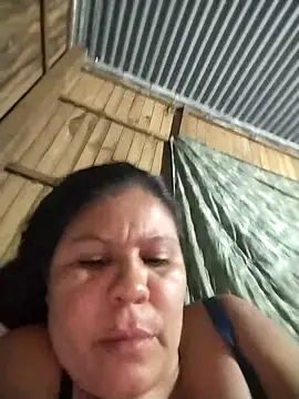 hotmom33's cam snapshot