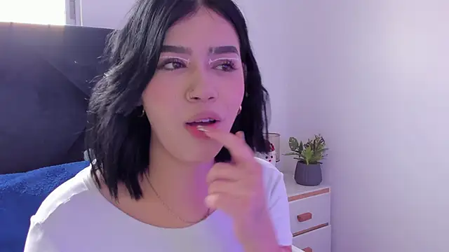 Lily_Woodz's cam snapshot