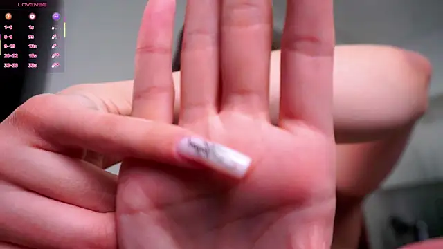 CupSizeGirl's cam snapshot