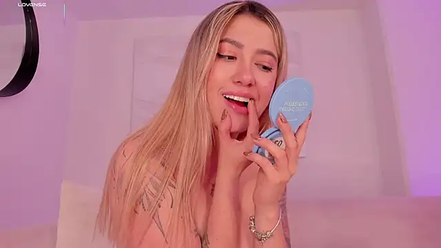 EveBensonX's cam snapshot