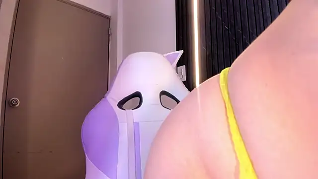 Gabrielaa_Miller_'s cam snapshot