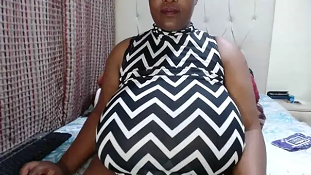 CHOCOLATEDARKBUSTYX's cam snapshot