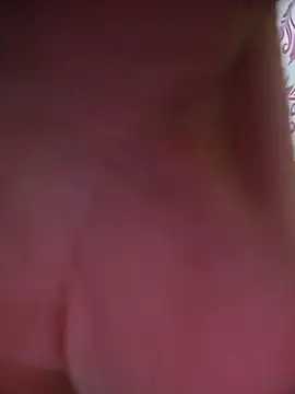 carolinhe_'s cam snapshot