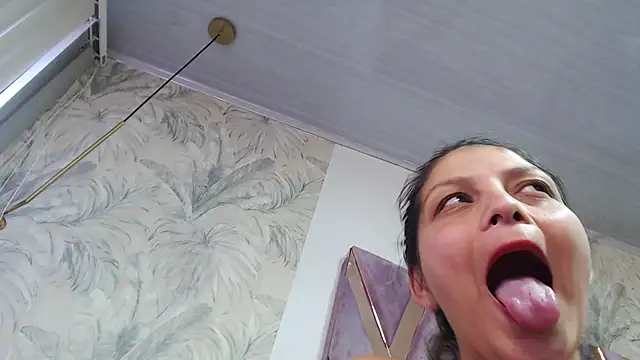 KiraaWild's cam snapshot