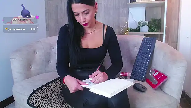 cortney_tayler's cam snapshot