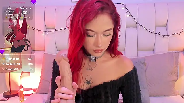 SkinnyFoxy's cam snapshot