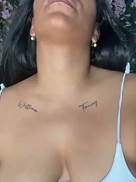 ArielleMillerr-'s cam snapshot