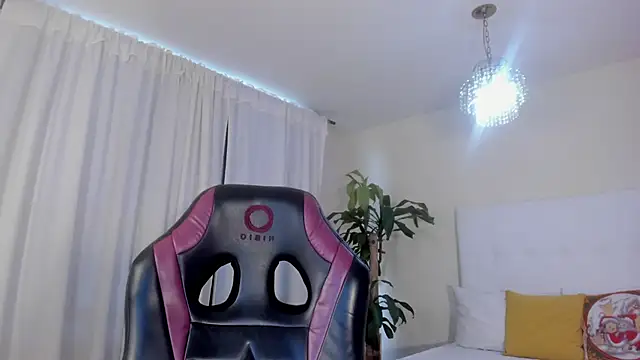 Emmaa_Queen_'s cam snapshot