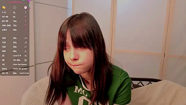 Honeey_Beee's cam snapshot