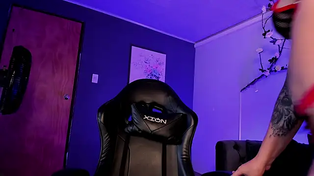 emy_williams's cam snapshot