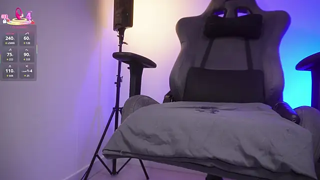 little-eli's cam snapshot