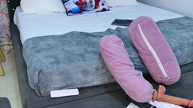 Angelique_Angell's cam snapshot