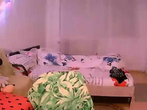 BlondyBigBoobs's cam snapshot