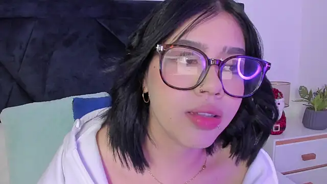 Lily_Woodz's cam snapshot