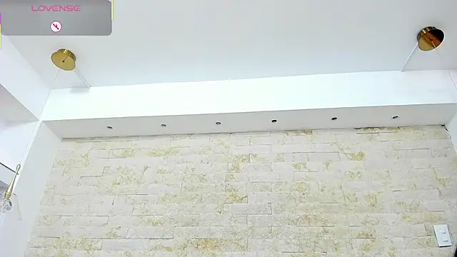 ikia_lopez_'s cam snapshot