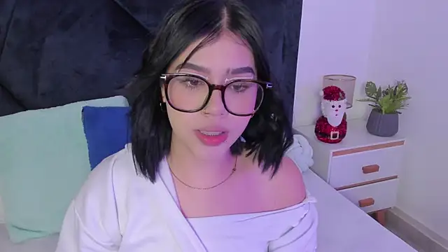 Lily_Woodz's cam snapshot