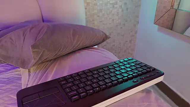 emily_dempsey's cam snapshot