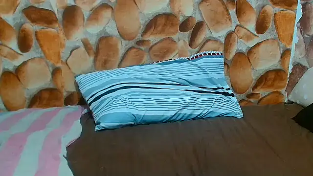 AfricanBigAssxx98's cam snapshot