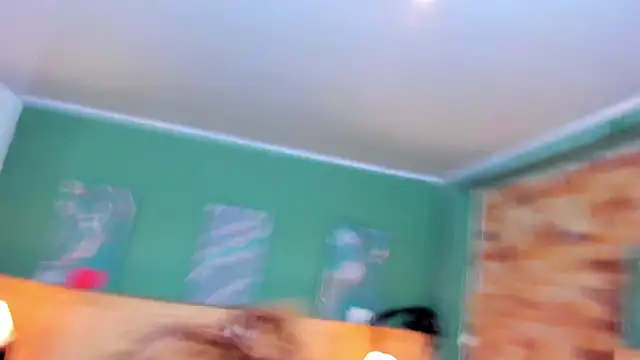 aliceandsia's cam snapshot