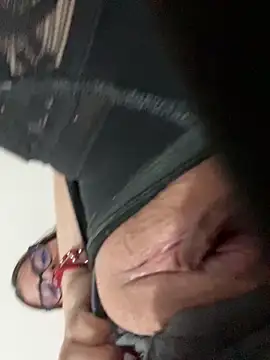 Cloew_Marz's cam snapshot