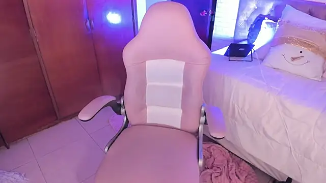 Kitty_Pam's cam snapshot