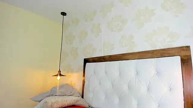 IRISCLARK1's cam snapshot