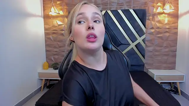 Emmaa_white_'s cam snapshot