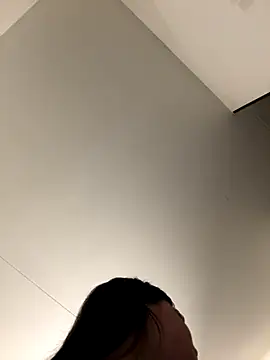 Alyshanon18's cam snapshot