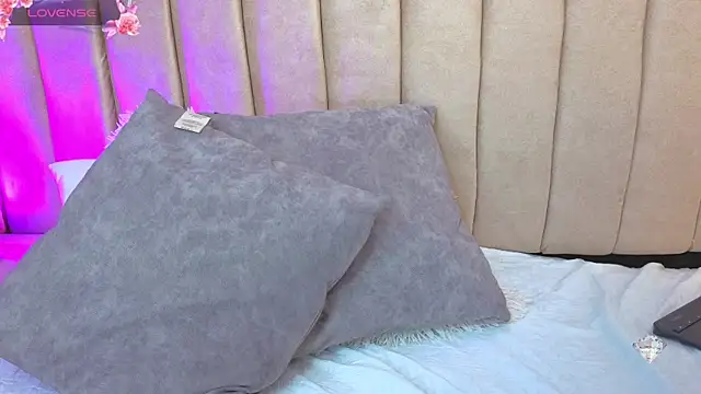 Esmeralda_Candy's cam snapshot