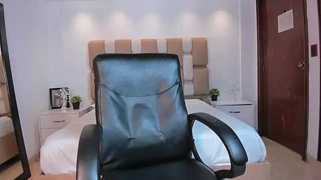 Luciana-Jons's cam snapshot