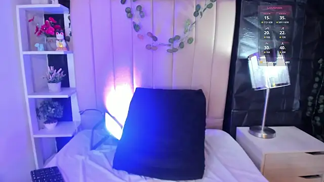 Bonnali_lune's cam snapshot