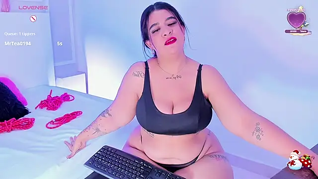 TianaGlow26's cam snapshot