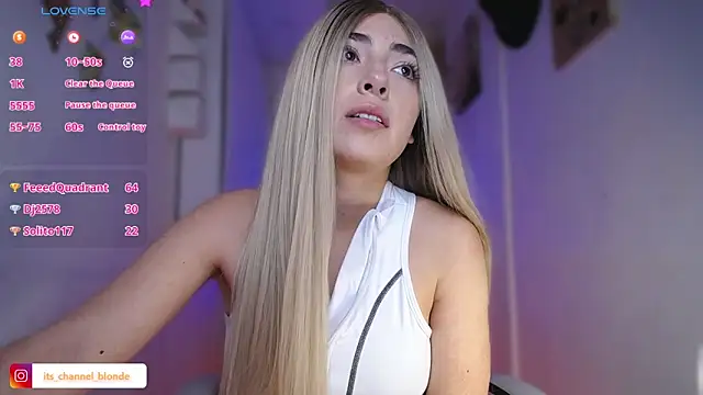 channel_blonde_a's cam snapshot