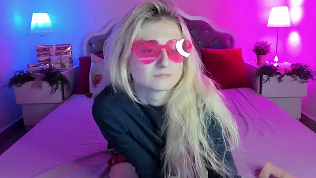 CamillaDreamer's cam snapshot