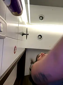 Alyshanon18 live sex cam