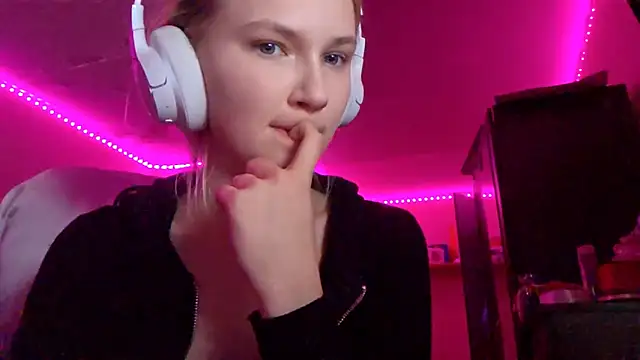 KarinRobertson's cam snapshot