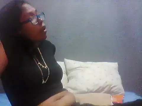 TiaBlaze's cam snapshot