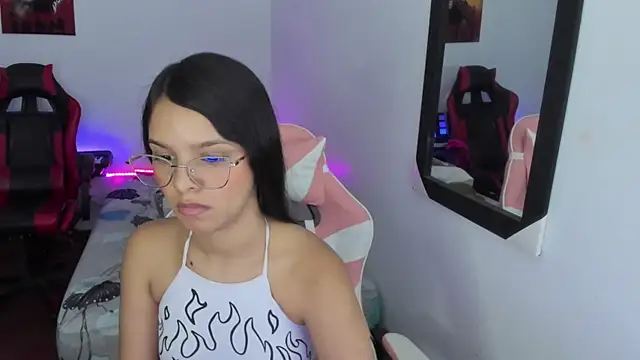 jessi_and_boy's cam snapshot