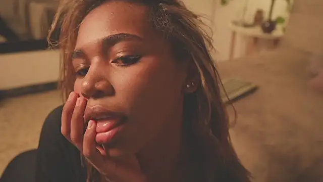 Lily_Miiller's cam snapshot