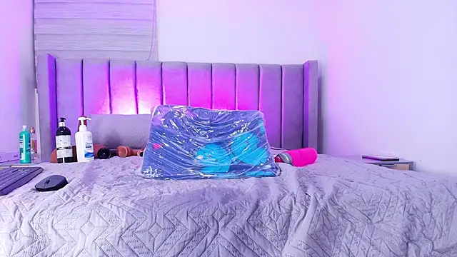 carol_juicyy's cam snapshot