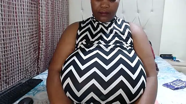 CHOCOLATEDARKBUSTYX's cam snapshot