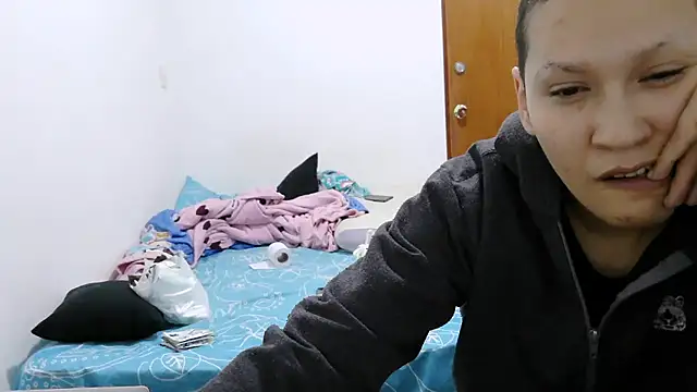 luxandracon23's cam snapshot