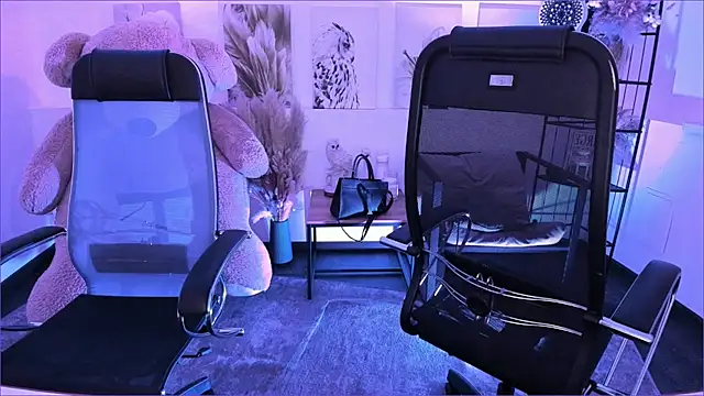 Elainebeness's cam snapshot