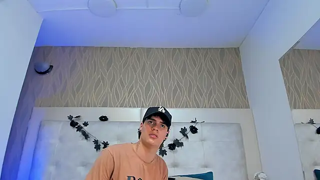 BenitoSaenz live sex cam