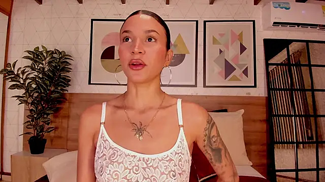 LunaRuso's cam snapshot