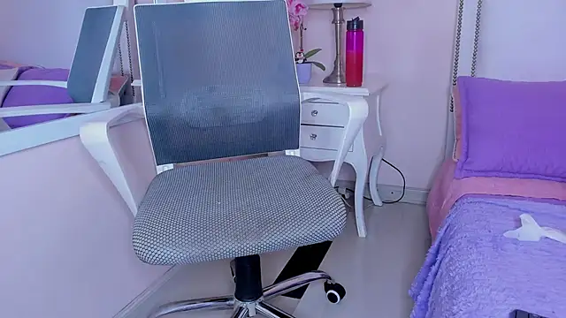 KIMAPRIL's cam snapshot