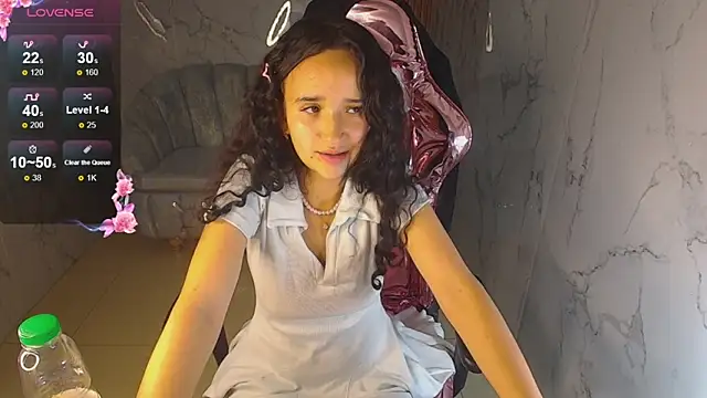 bella_vibess_s's cam snapshot